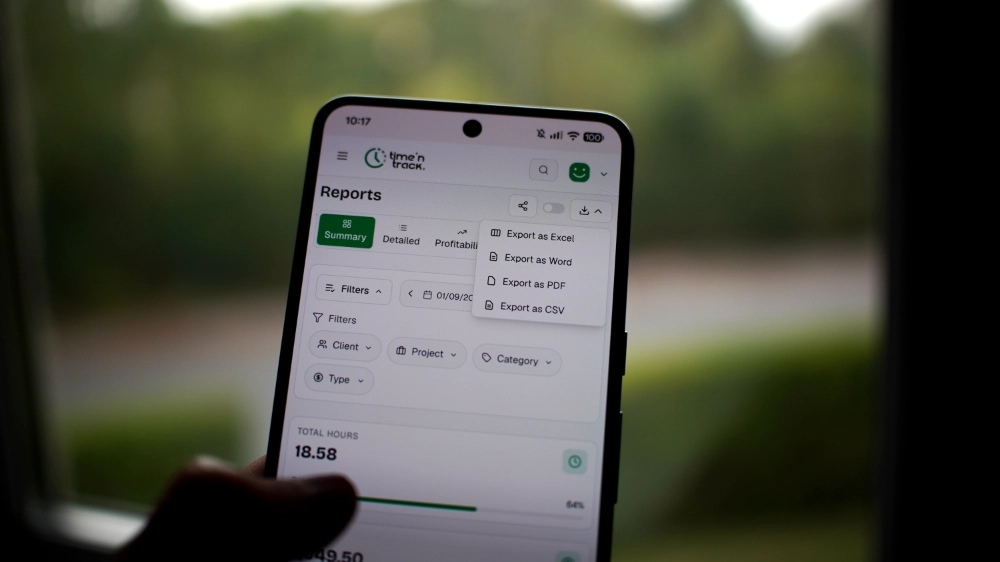 Exporting a time report as Excel, Word, PDF or CSV on mobile
